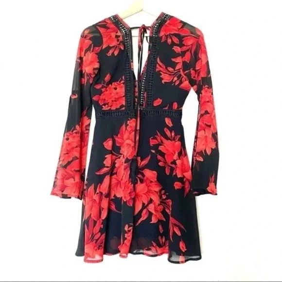 Lulu’s Feel the Love Black & Red Floral Print Bell Sleeve Size S - Picture 9 of 16